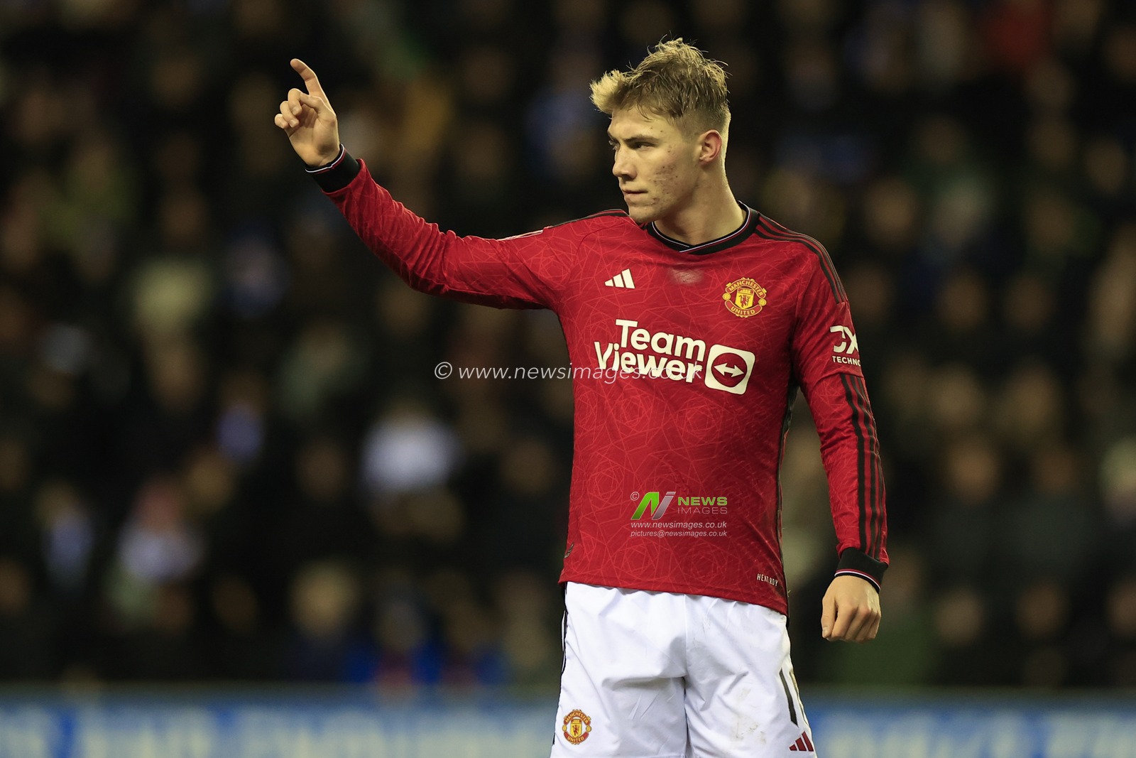 Rasmus Hojlund of Manchester United during the Emirates FA Cup Third Round match Wigan Athletic vs Manchester United at DW Stadium, Wigan, United Kingdom, 8th January 2024

(Photo by Conor Molloy/News Images)
