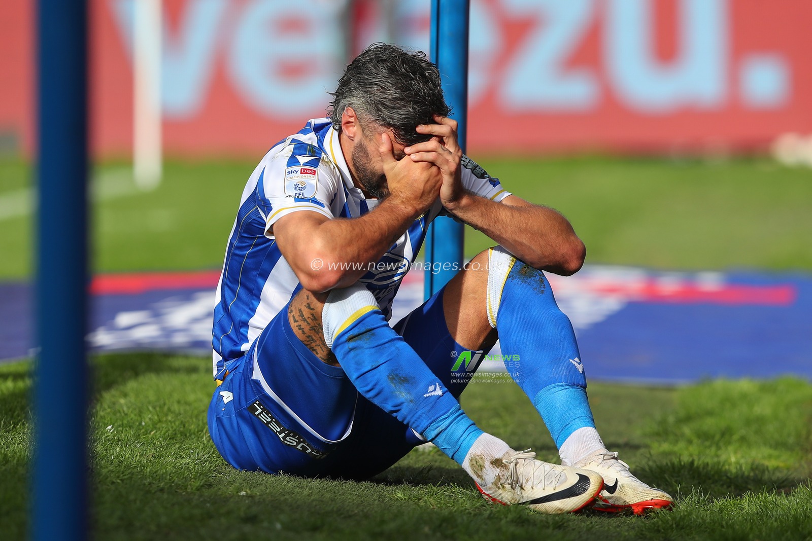 Callum Paterson #13 of Sheffield Wednesday goes down injured during the Sky Bet Championship match Sheffield Wednesday vs Huddersfield Town at Hillsborough, Sheffield, United Kingdom, 7th October 2023

(Photo by Gareth Evans/News Images)
