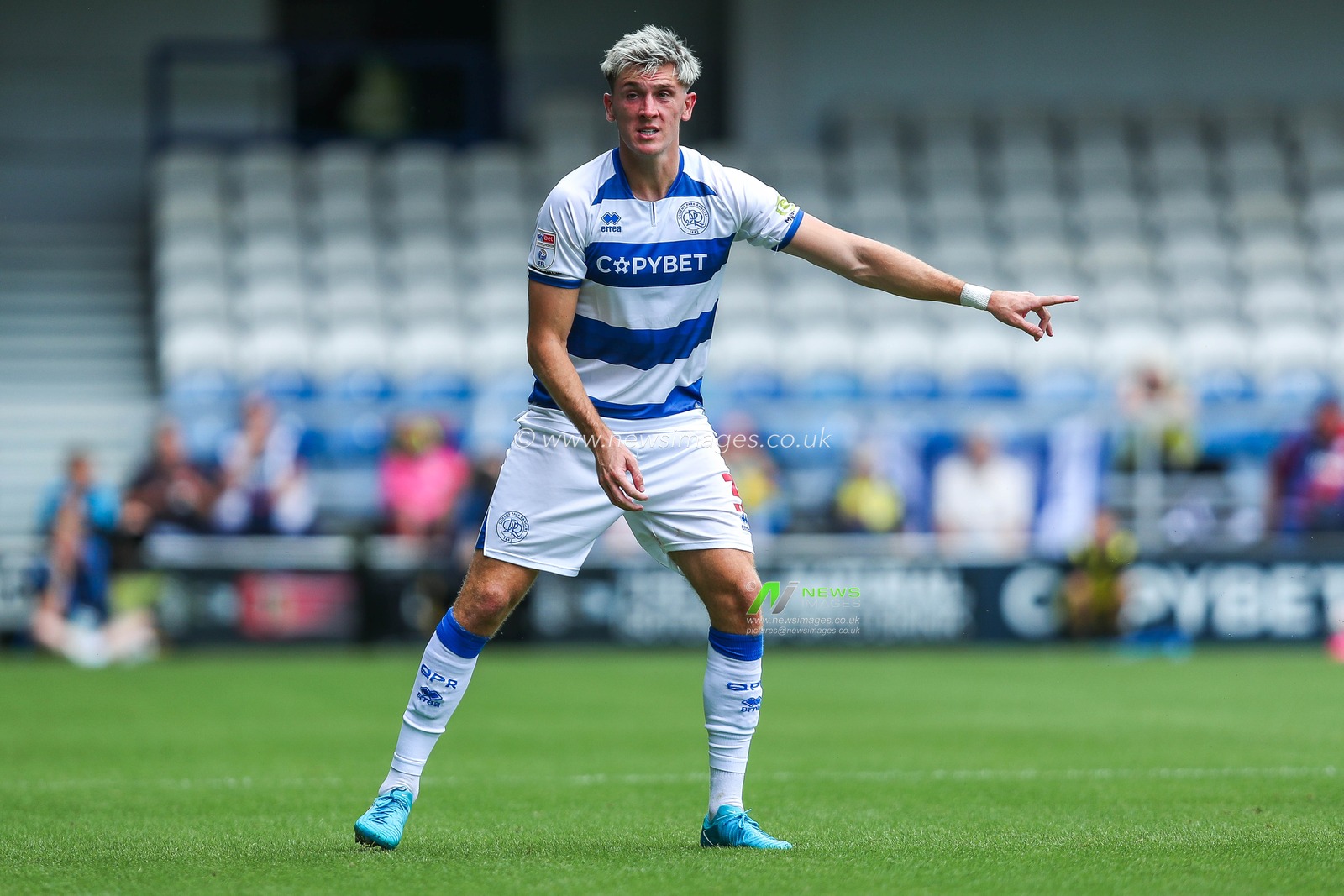 Jimmy Dunne of Queens Park Rangers gives the team instructions during the Sky Bet Championship match Queens Park Rangers vs West Bromwich Albion at Kiyan Prince Foundation Stadium, London, United Kingdom, 10th August 2024

(Photo by Izzy Poles/News Images)