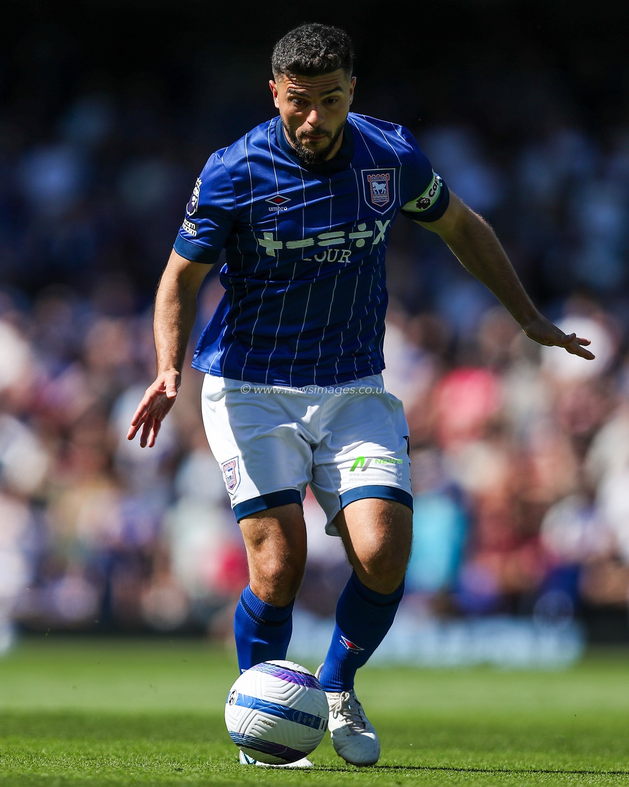 Sam Morsy of Ipswich Town breaks with the ball during the Premier League match Ipswich Town vs Brentford at Portman Road, Ipswich, United Kingdom, 10th May 2025

(Photo by Izzy Poles/News Images)