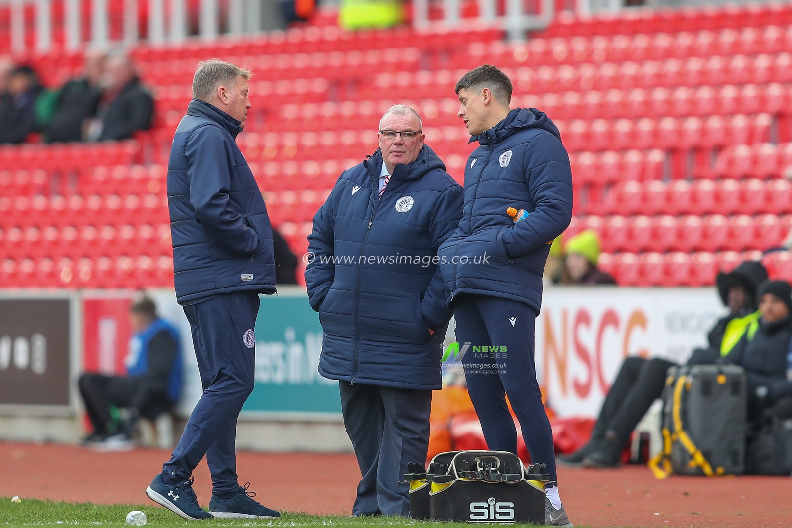 Steve Evans manager of Stevenage talks with his coaches during the Emirates FA Cup fourth round match Stoke City vs Stevenage at Bet365 Stadium, Stoke-on-Trent, United Kingdom, 29th January 2023

(Photo by Gareth Evans/News Images)