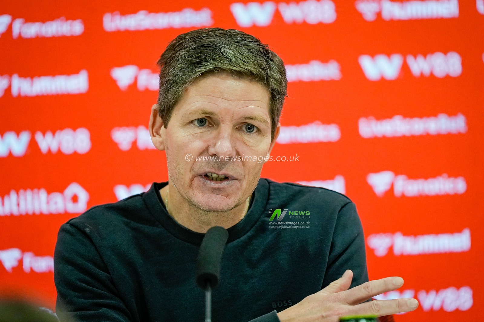 Crystal Palace manager Oliver Glasner in the manager post-match press conference during the Premier League match Sunderland vs Crystal Palace at Stadium Of Light, Sunderland, United Kingdom, 17th January 2026

(Photo by Maynard Manyowa/News Images)