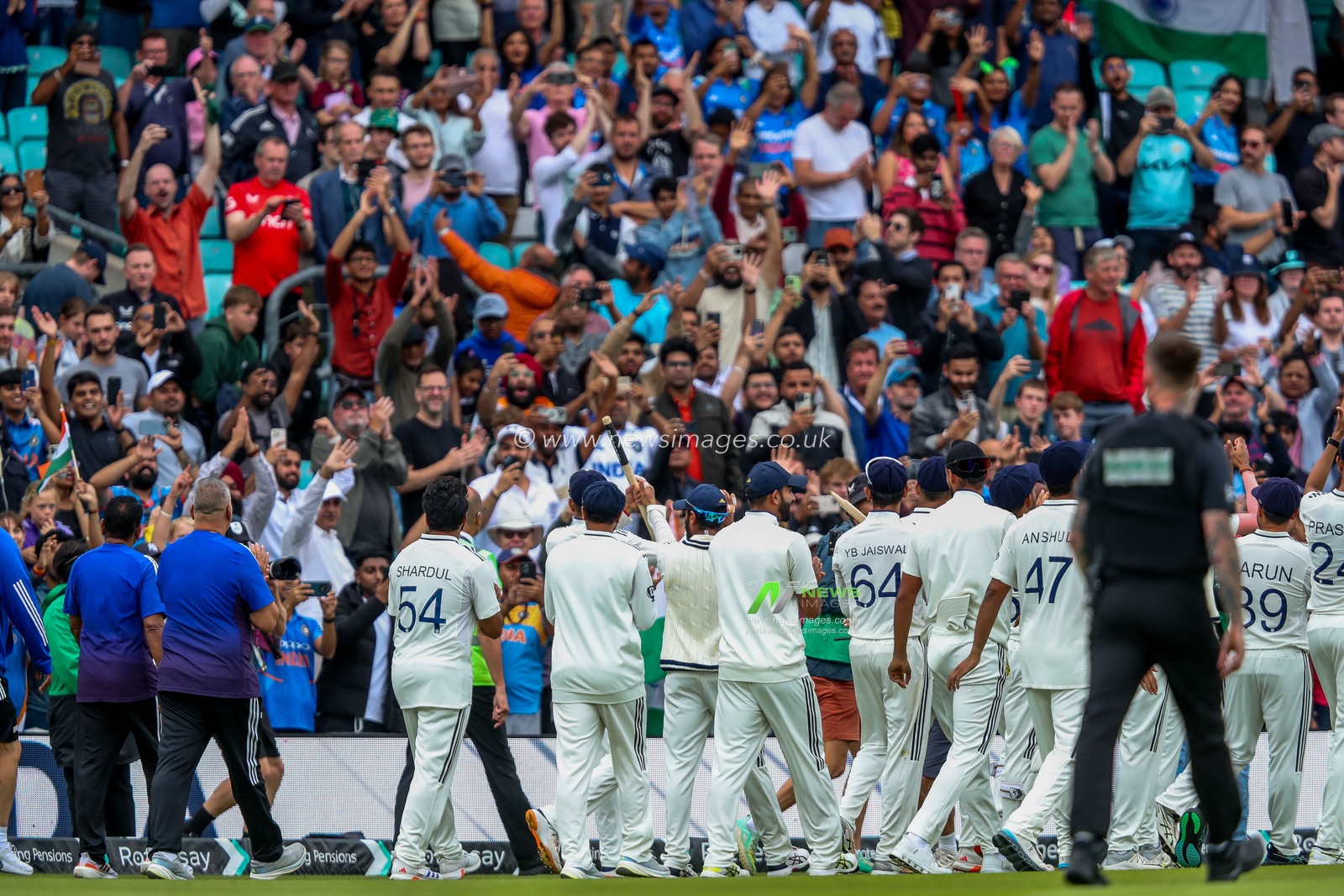 India acknowledge the fans as the series is drawn following the 5th Rothesay Test Match day 5 England v India at The Kia Oval, London, United Kingdom, 4th August 2025

(Photo by Izzy Poles/News Images)