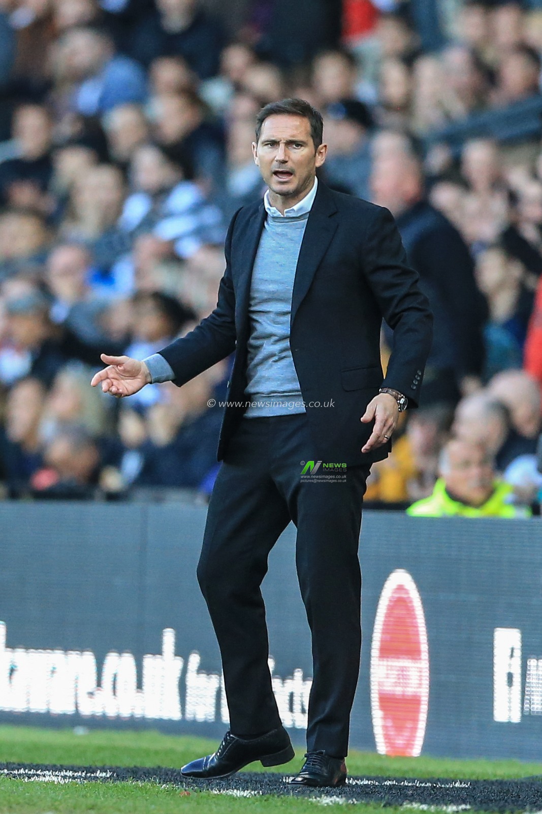 11th May 2019, Pride Park, Derby, England; Sky Bet Championship Play-offs Semi-Final 1st leg, Derby County vs Leeds United ; Frank Lampard manager of Derby County reacts during the game



Credit: Mark Cosgrove/News Images 

English Football League images are subject to DataCo Licence