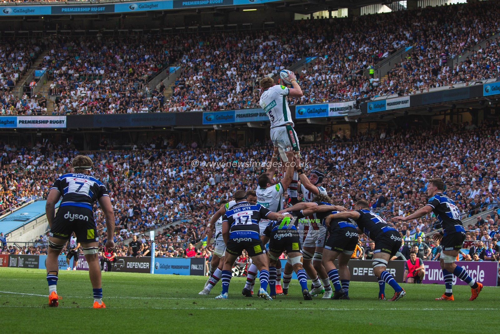 Leicester win an attacking lineout during the Gallagher Premiership Play-off Final 2025 Bath Rugby v Leicester Tigers at Allianz Stadium, Twickenham, United Kingdom, 14th June 2025

(Photo by Craig Evans/News Images)