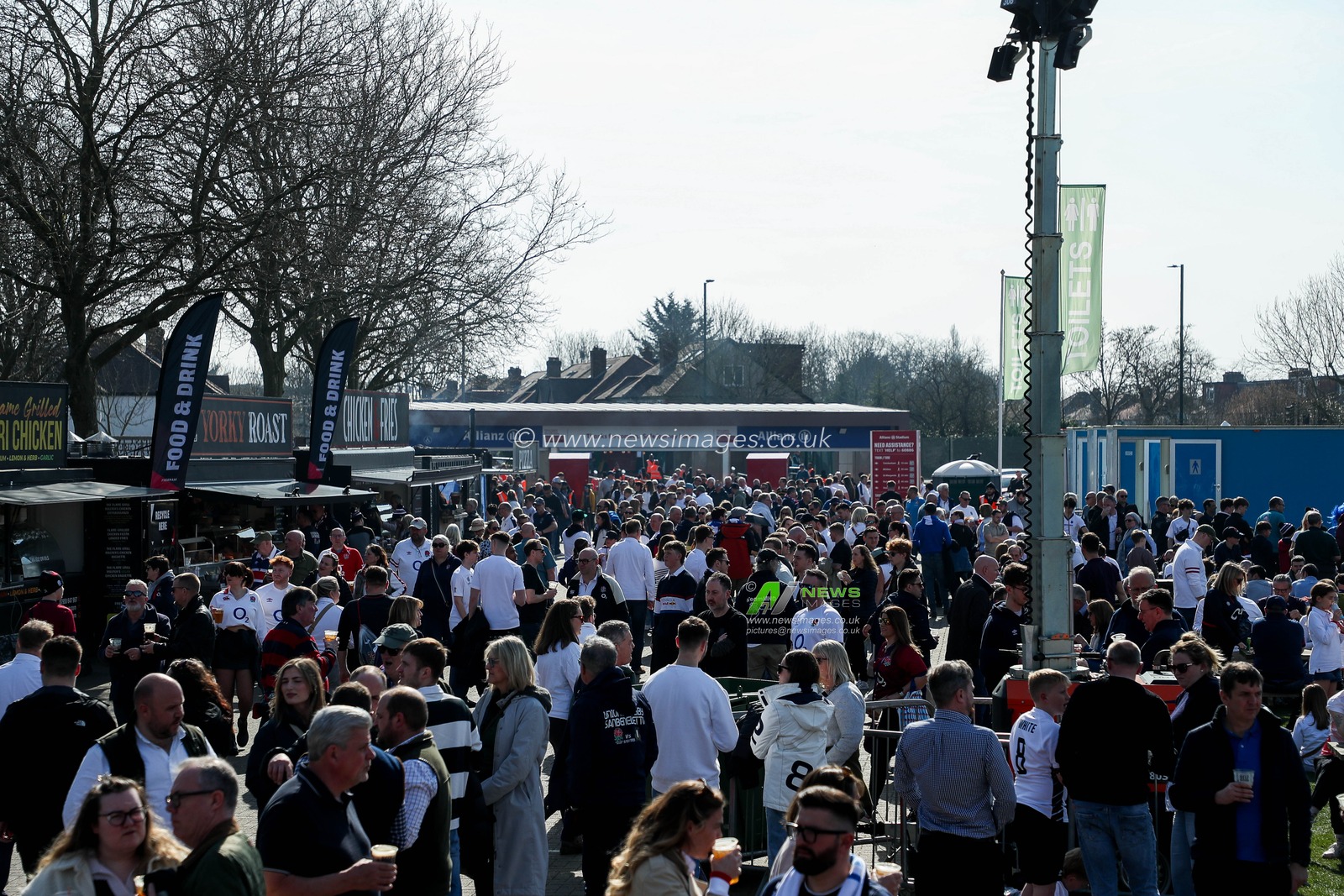 Fans arrives at the Allianz Stadium prior to the 2025 Guinness 6 Nations match England vs Italy at Allianz Stadium, Twickenham, United Kingdom, 9th March 2025

(Photo by Izzy Poles/News Images)
