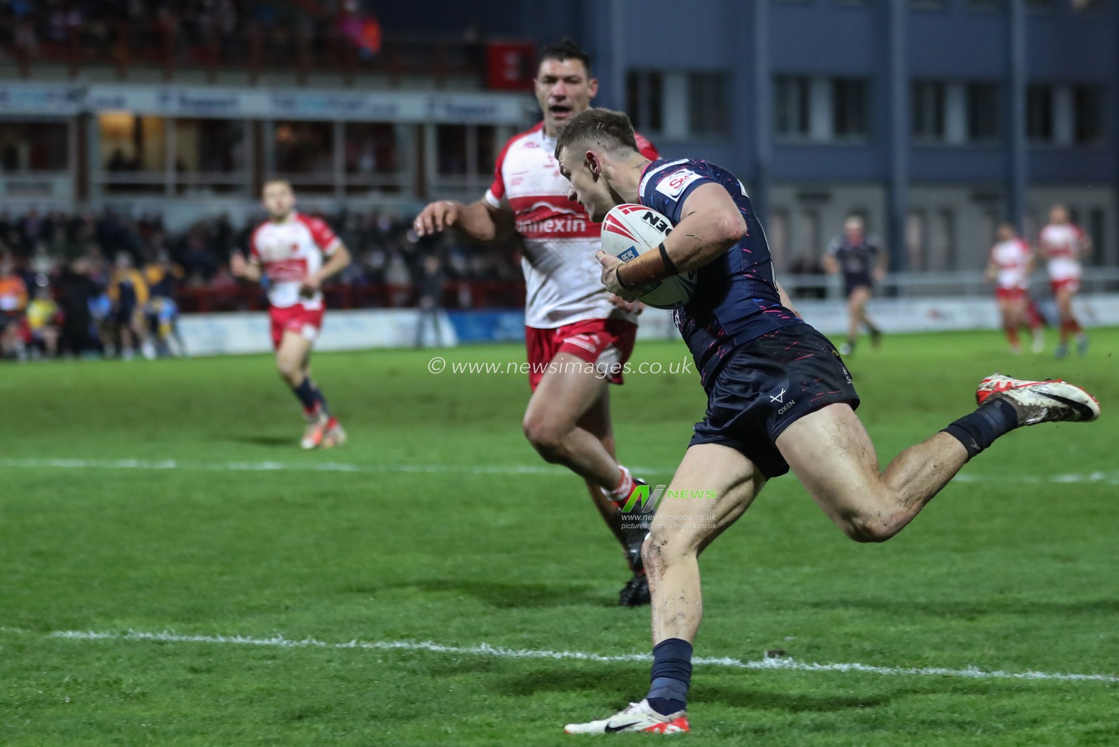 Ash Handley of Leeds Rhinos makes a 70 yard solo try during the Betfred Super League Round 2 match Hull KR vs Leeds Rhinos at Sewell Group Craven Park, Kingston upon Hull, United Kingdom, 22nd February 2024

(Photo by Alfie Cosgrove/News Images)