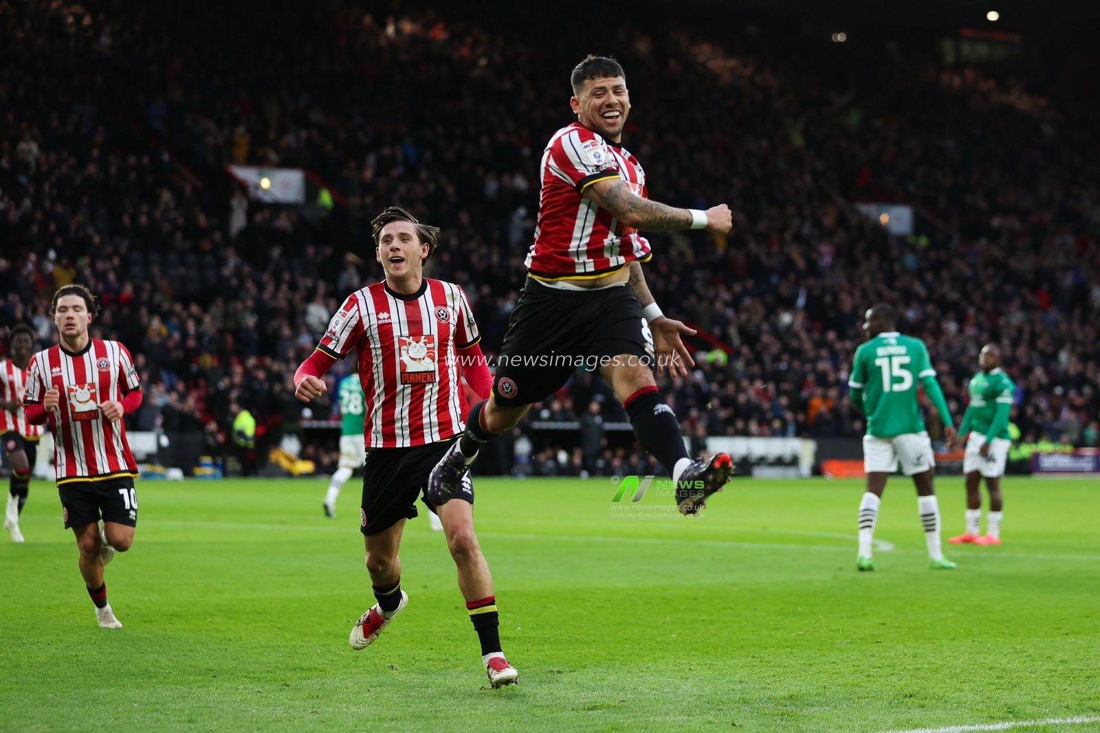 Gustavo Hamer of Sheffield United celebrates his goal to make it 1-0 during the Sky Bet Championship match Sheffield United vs Plymouth Argyle at Bramall Lane, Sheffield, United Kingdom, 14th December 2024

(Photo by Alex Roebuck/News Images)