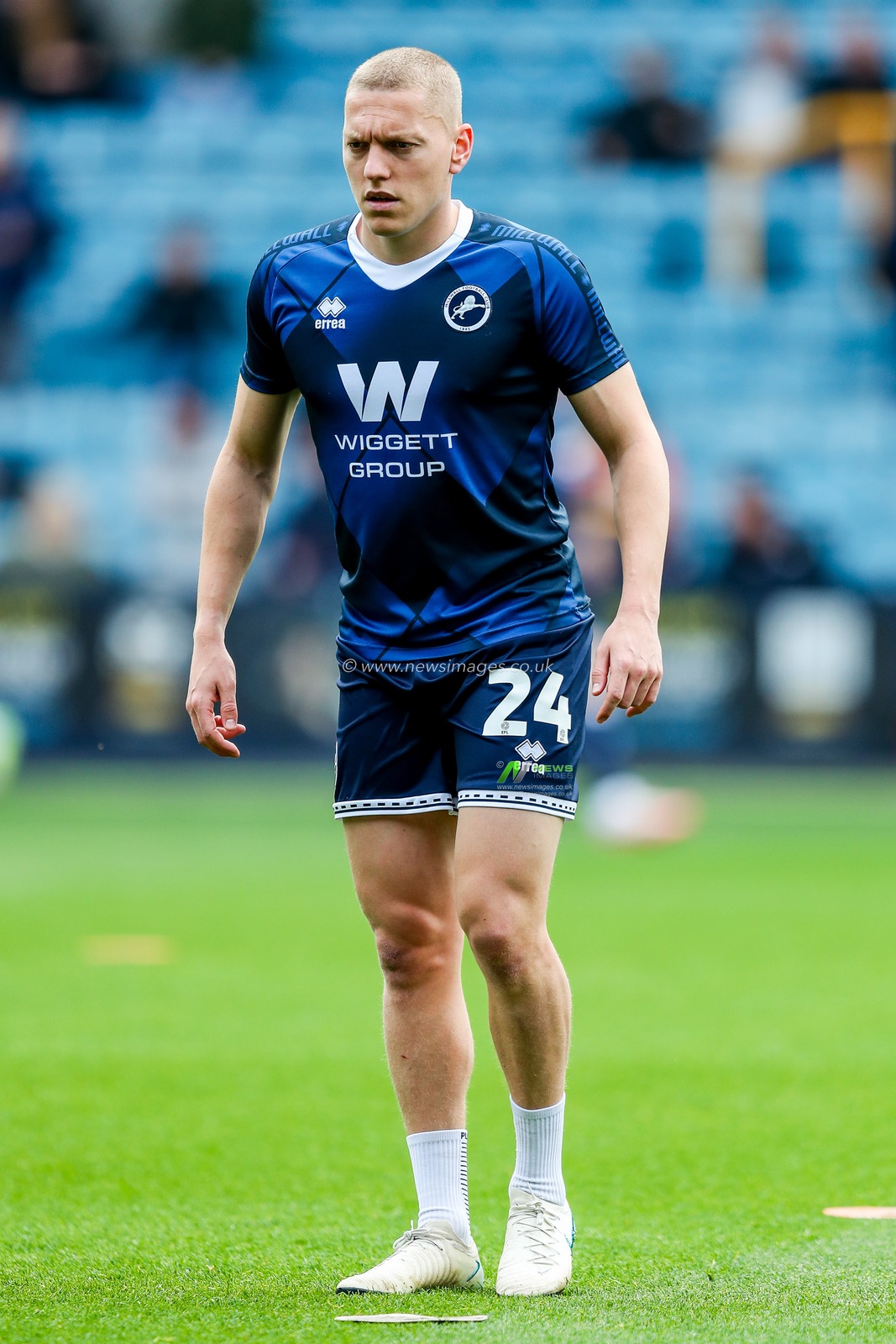 Casper de Norre of Millwall warms up prior to the Sky Bet Championship match Millwall vs Norwich City at The Den, London, United Kingdom, 21st April 2025

(Photo by Izzy Poles/News Images)