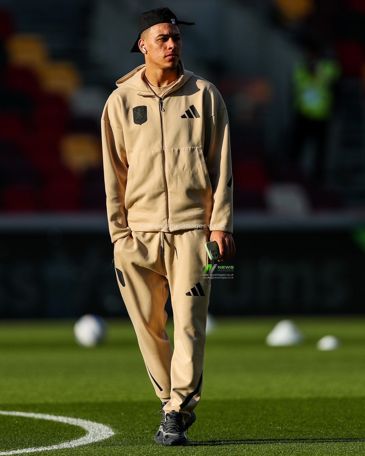 Morgan Rogers of Aston Villa arrives at The Gtech Community Stadium prior to the Premier League match Brentford vs Aston Villa at The Gtech Community Stadium, London, United Kingdom, 8th March 2025

(Photo by Izzy Poles/News Images)