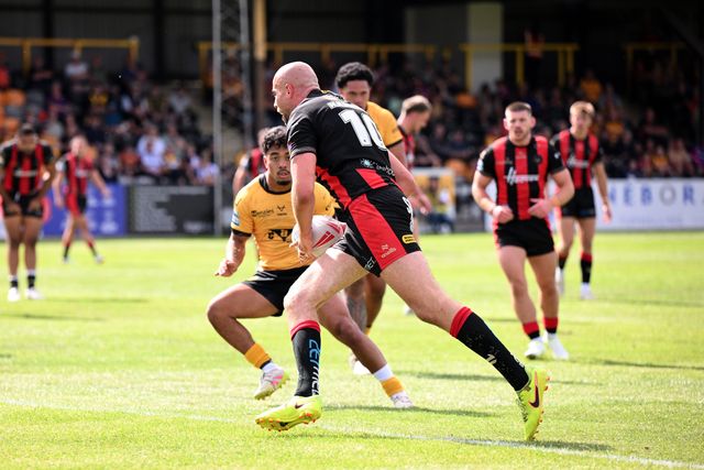 James Harrison of Warrington Wolves makes a try during the Betfred Super League round 21 match Castleford Tigers vs Warrington Wolves at OneBore Stadium, Castleford, Untied Kingdom on 01 August 2026

(Photo by Ben Roberts/News Images)
