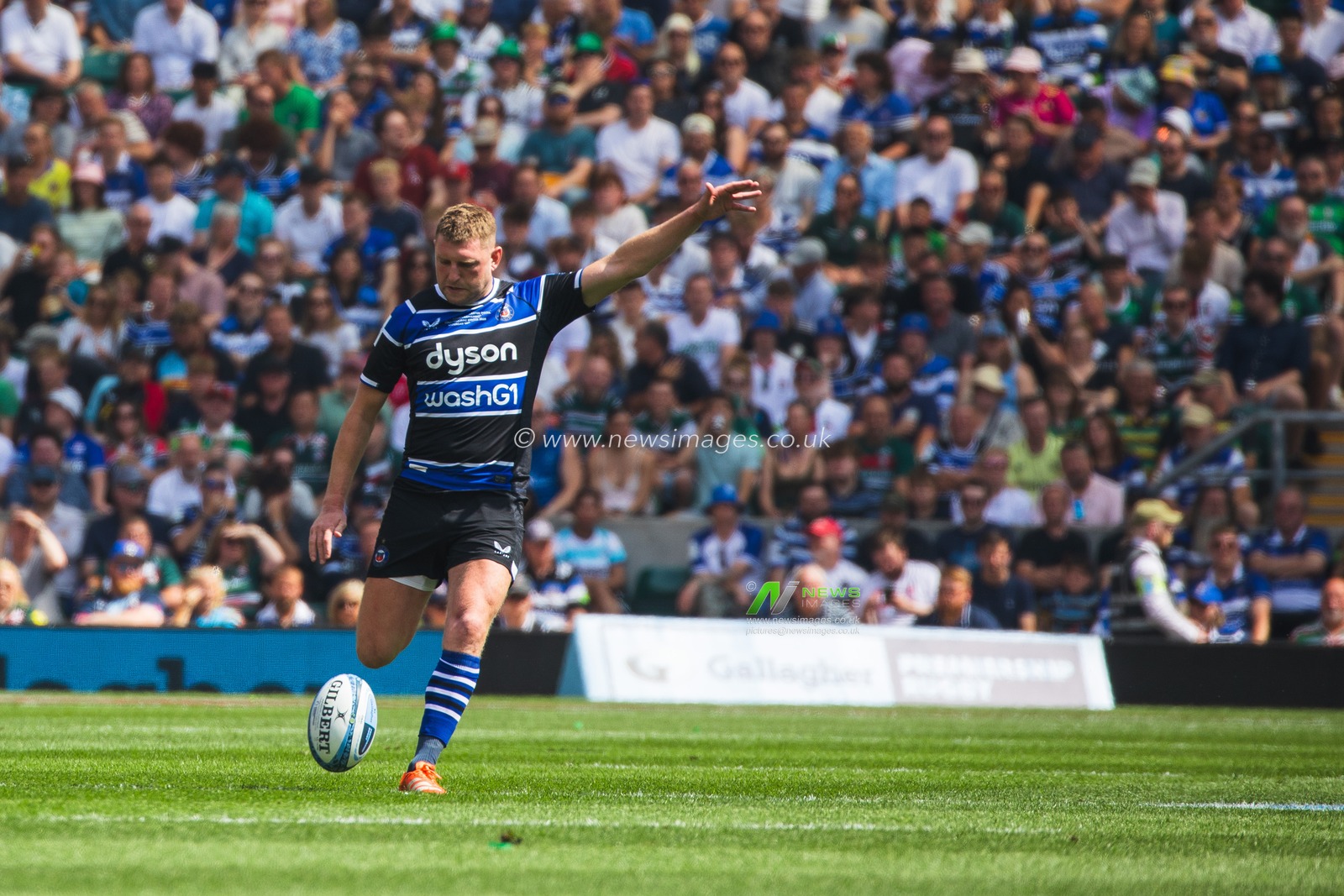 Finn Russell of Bath during the Gallagher Premiership Play-off Final 2025 Bath Rugby v Leicester Tigers at Allianz Stadium, Twickenham, United Kingdom, 14th June 2025

(Photo by Craig Evans/News Images)