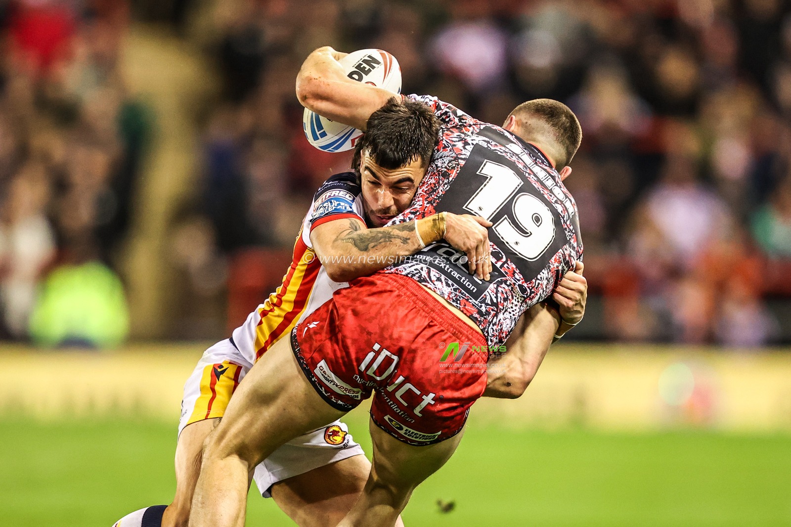 Innes Senior of Leigh Leopards is tackled by Charlie Staines of Catalans Dragons during the Betfred Super League match Leigh Leopards vs Catalans Dragons at Leigh Sports Village, Leigh, United Kingdom on 06 March 2026

(Photo by Alfie Cosgrove/News Images)