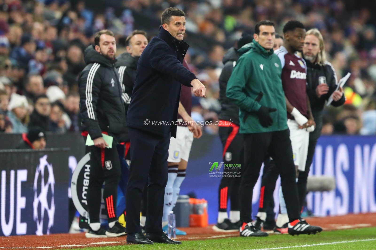 Thiago Motta manager of Juventus gives his players instructions during the UEFA Champions League,League Phase MD5 match Aston Villa vs Juventus at Villa Park, Birmingham, United Kingdom, 27th November 2024

(Photo by Gareth Evans/News Images)