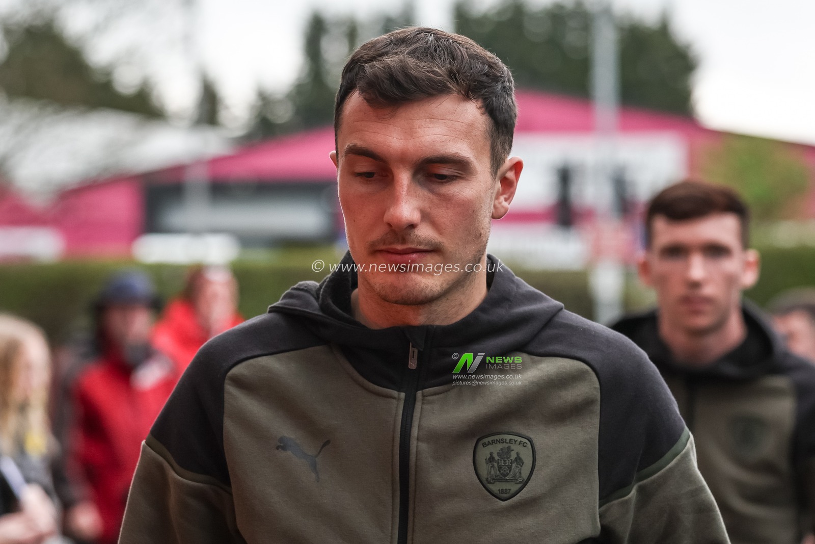 Josh Earl of Barnsley arrives during the Sky Bet League 1 match Burton Albion vs Barnsley at Pirelli Stadium, Burton upon Trent, United Kingdom, 1st April 2024

(Photo by Mark Cosgrove/News Images)