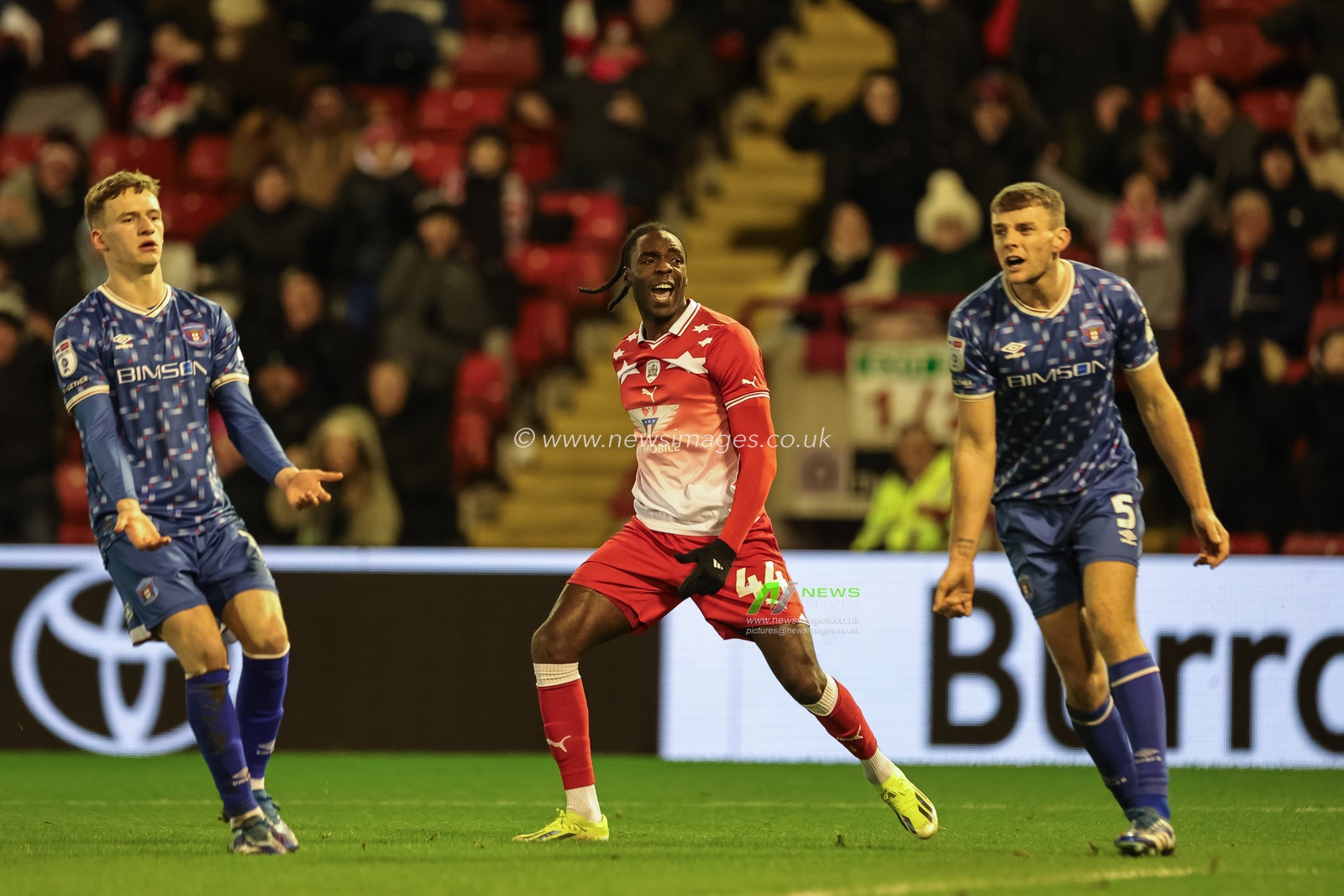 Devante Cole of Barnsley celebrates his goal to make it 1-1 during the Sky Bet League 1 match Barnsley vs Carlisle United at Oakwell, Barnsley, United Kingdom, 16th January 2024

(Photo by Mark Cosgrove/News Images)