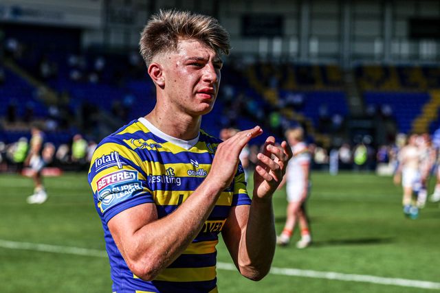 Ewan Irwin of Warrington Wolves applauds the fans after the game during the Betfred Super League round 12 match Warrington Wolves vs Bradford Bulls at The Halliwell Jones Stadium, Warrington, United Kingdom on 24 May 2026

(Photo by Alfie Cosgrove/News Images)