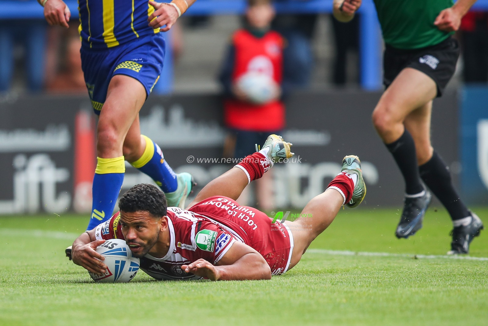 Kruise Leeming of Wigan Warriors goes over for a try and makes the score 12-16 during the Betfred Super League Round 13 match Warrington Wolves vs Wigan Warriors at Halliwell Jones Stadium, Warrington, United Kingdom, 1st June 2024

(Photo by Gareth Evans/News Images)