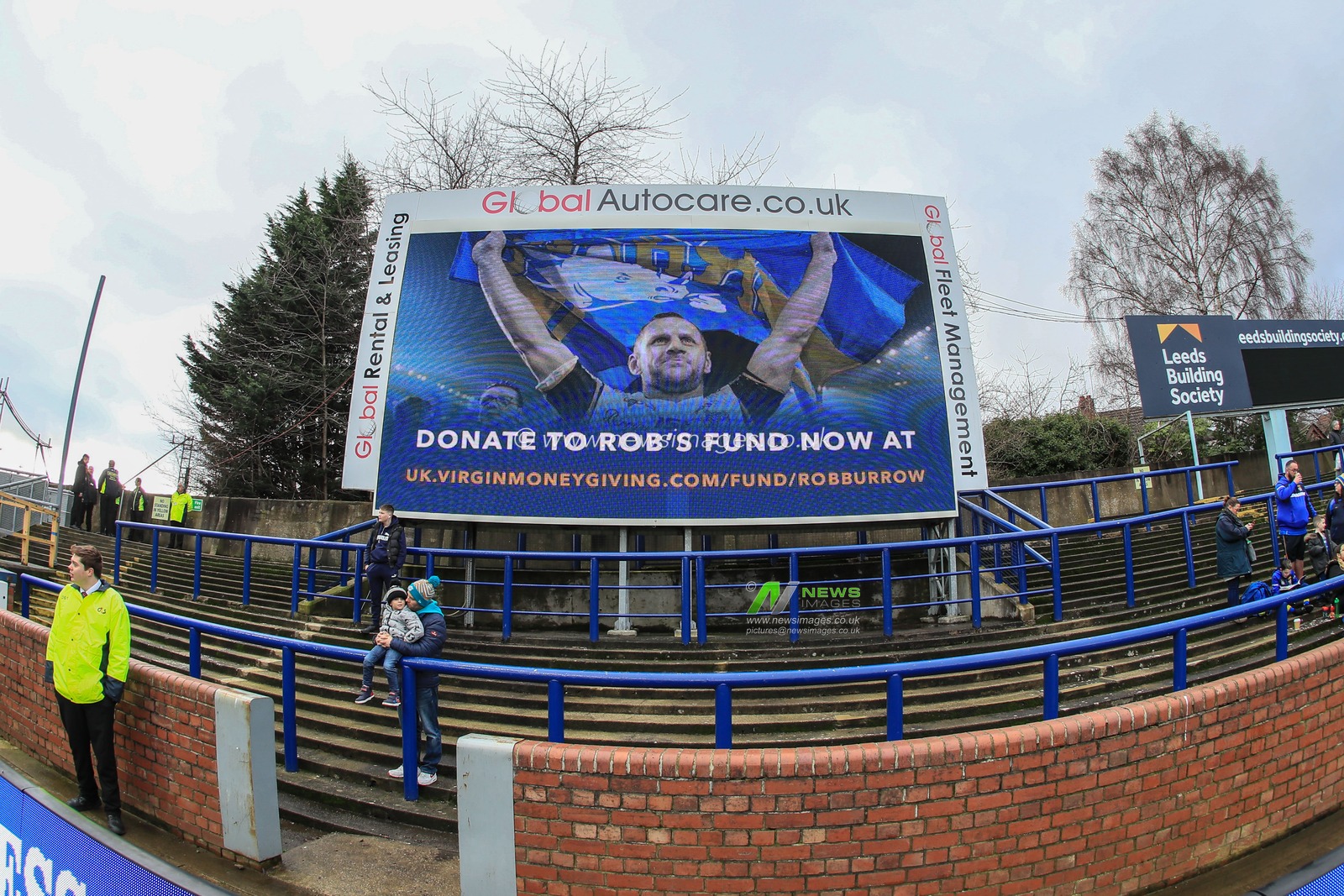 12th January 2020, Headingley Carnegie Stadium, Leeds, England; Jamie Jones-Buchanan, Rob Burrow Testimonial, Leeds Rhinos v Bradford Bulls : A large lcd screen displaying â€œDonate to Robâ€™s fund nowâ€™  https://uk.virginmoneygiving.com/fund/robburrow



Credit: Mark Cosgrove/News Images