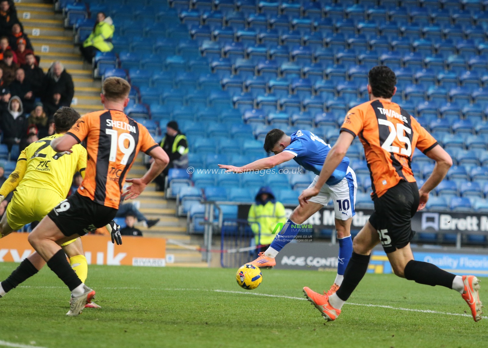 Lee Bonis of Chesterfield scores to make it 1-0 during the Sky Bet League 2 match Chesterfield vs Barnet at SMH Group Stadium, Chesterfield, United Kingdom, 13th December 2025

(Photo by Richard Bierton/News Images)

*** GER AUT SUI OUT ***