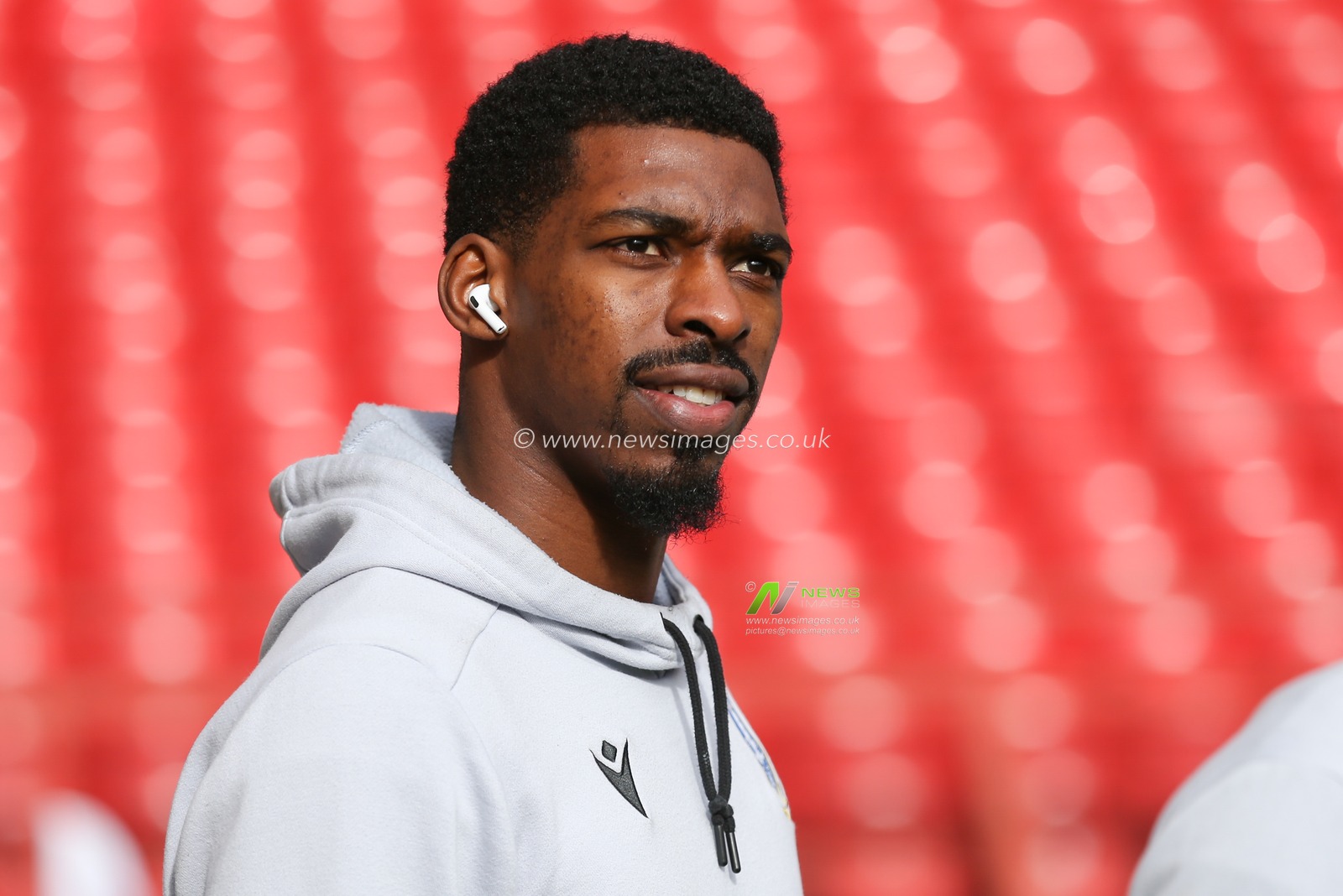 Tyreeq Bakinson #19 of Sheffield Wednesday arrives at the stadium during the Sky Bet League 1 match Charlton Athletic vs Sheffield Wednesday at The Valley, London, United Kingdom, 25th February 2023

(Photo by Arron Gent/News Images)