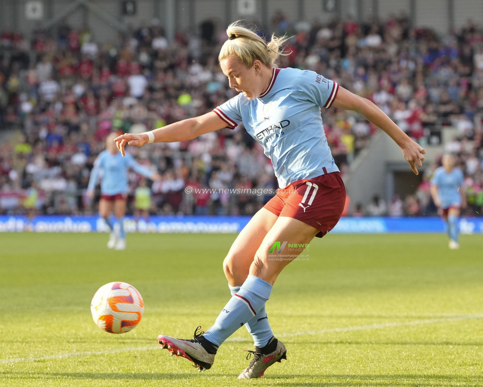 Lauren Hemp #11 of Manchester City crosses the ball during the The FA Women's Super League match Manchester United Women vs Manchester City Women at Leigh Sports Village, Leigh, United Kingdom, 21st May 2023

(Photo by Steve Flynn/News Images)