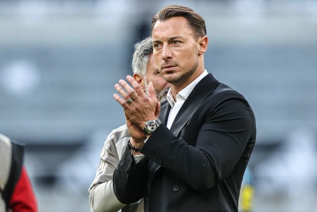 Matthias Jaissle manager of Newcastle United applauds the fans after the game during the Premier League match Newcastle Untied vs Liverpool at St. James's Park, Newcastle, United Kingdom on 23 August 2026

(Photo by Alfie Cosgrove/News Images)