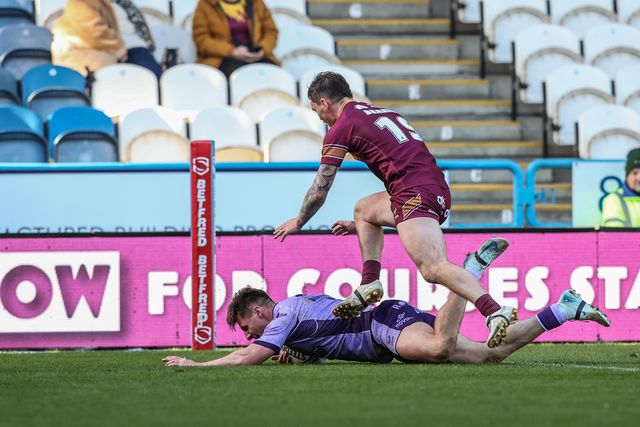 Tom Davies of Hull KR goes over for a try during the Betfred Super League Round 6 match Huddersfield Giants vs Hull KR at John Smith's Stadium, Huddersfield, United Kingdom, 30th March 2025

(Photo by Alfie Cosgrove/News Images)