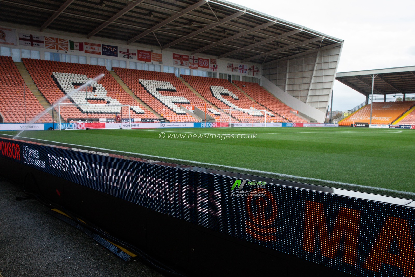 during the Sky Bet League 1 match Blackpool vs Lincoln City at Bloomfield Road, Blackpool, United Kingdom, 1st October 2024

(Photo by Gareth Evans/News Images)