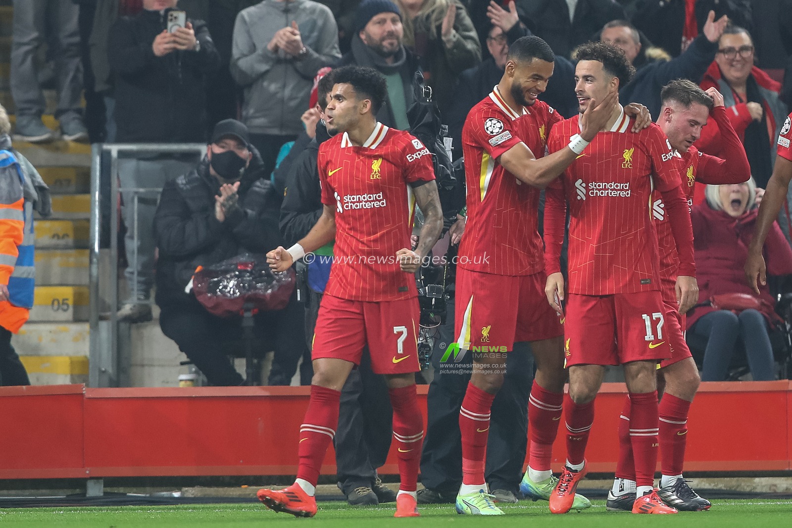 Luis DÃ­az of Liverpool celebrates his goal to make it with team mates during the UEFA Champions League, League Stage match Liverpool vs Bayer 04 Leverkusen at Anfield, Liverpool, United Kingdom, 5th November 2024

(Photo by Gareth Evans/News Images)