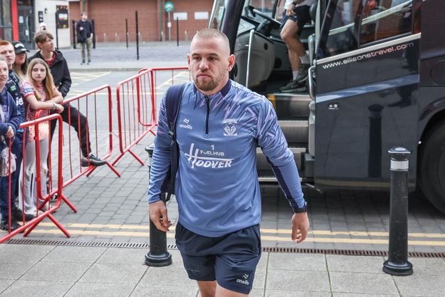 Matt Dufty of Warrington Wolves arrives during the Betfred Super League Round 20 Leigh Leopards vs Warrington Wolves at Leigh Sports Village, Leigh, United Kingdom, 1st August 2025

(Photo by Mark Cosgrove/News Images)
