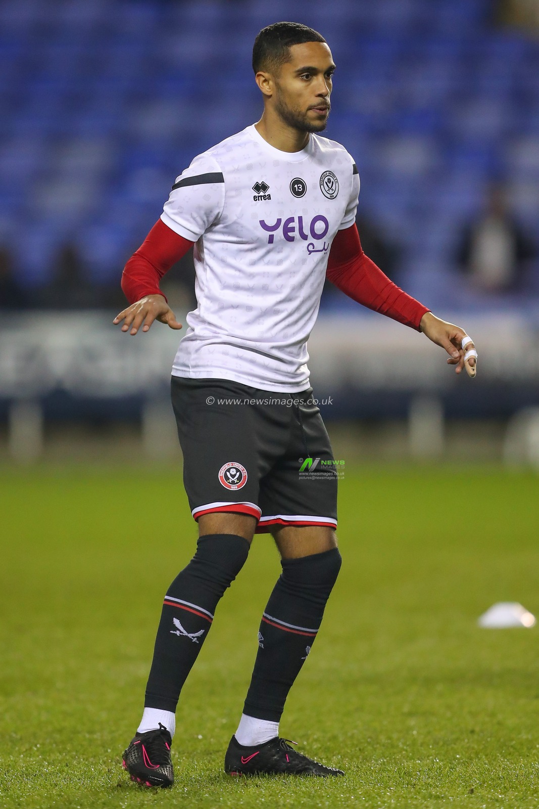 Max Lowe #13 of Sheffield United during the pre-game warm up ahead of the Sky Bet Championship match Reading vs Sheffield United at Select Car Leasing Stadium, Reading, United Kingdom, 7th March 2023

(Photo by Gareth Evans/News Images)