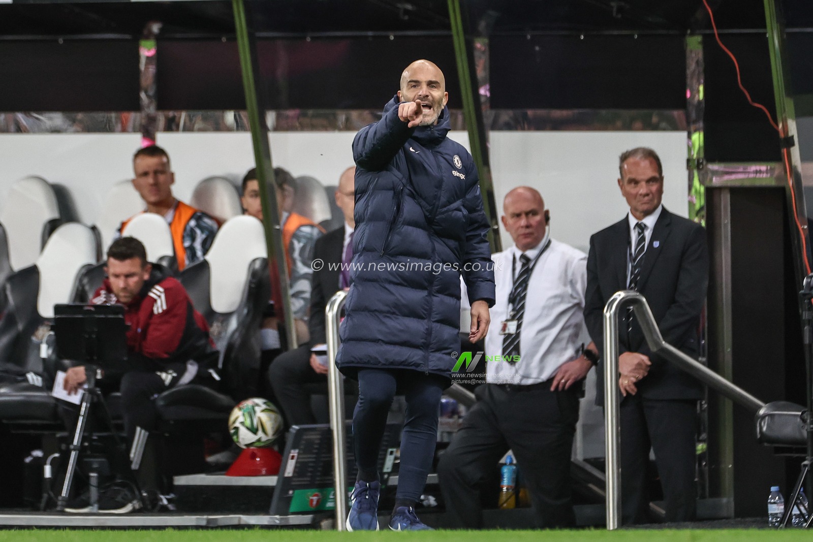 Enzo Maresca manager of Chelsea gives his team instructions during the Carabao Cup Last 16 match Newcastle United vs Chelsea at St. James's Park, Newcastle, United Kingdom, 30th October 2024

(Photo by Mark Cosgrove/News Images)