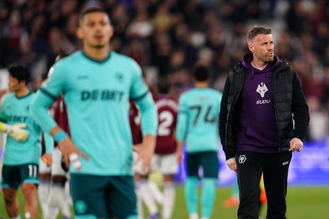 Rob Edwards manager of Wolverhampton Wanderers at full time during the Premier League match West Ham United vs Wolverhampton Wanderers at London Stadium, London, United Kingdom on 10 April 2026

(Photo by Harvey Murphy/News Images)