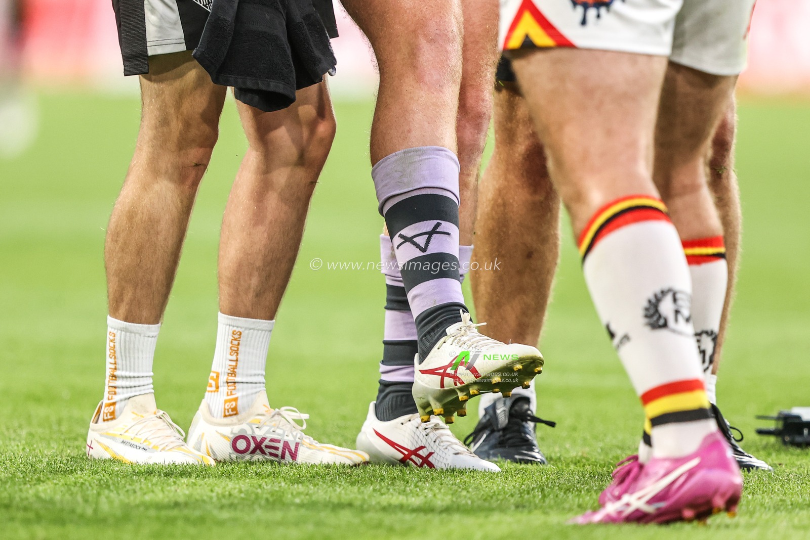 Olly Russell of Huddersfield Giants is helped off the field with injury during the Betfred Super League round 18 match Huddersfield Giants vs Bradford Bulls at Accu Stadium, Huddersfield, United Kingdom on 10 July 2026

(Photo by Alfie Cosgrove/News Images)