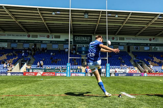 Ewan Irwin of Warrington Wolves in the pre-game warm up during the Betfred Super League round 12 match Warrington Wolves vs Bradford Bulls at The Halliwell Jones Stadium, Warrington, United Kingdom on 24 May 2026

(Photo by Alfie Cosgrove/News Images)