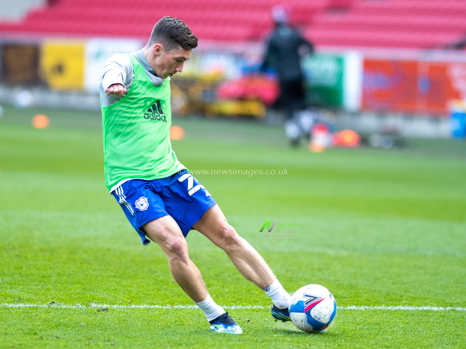 Harry Wilson #23 of Cardiff City shoots during warmup