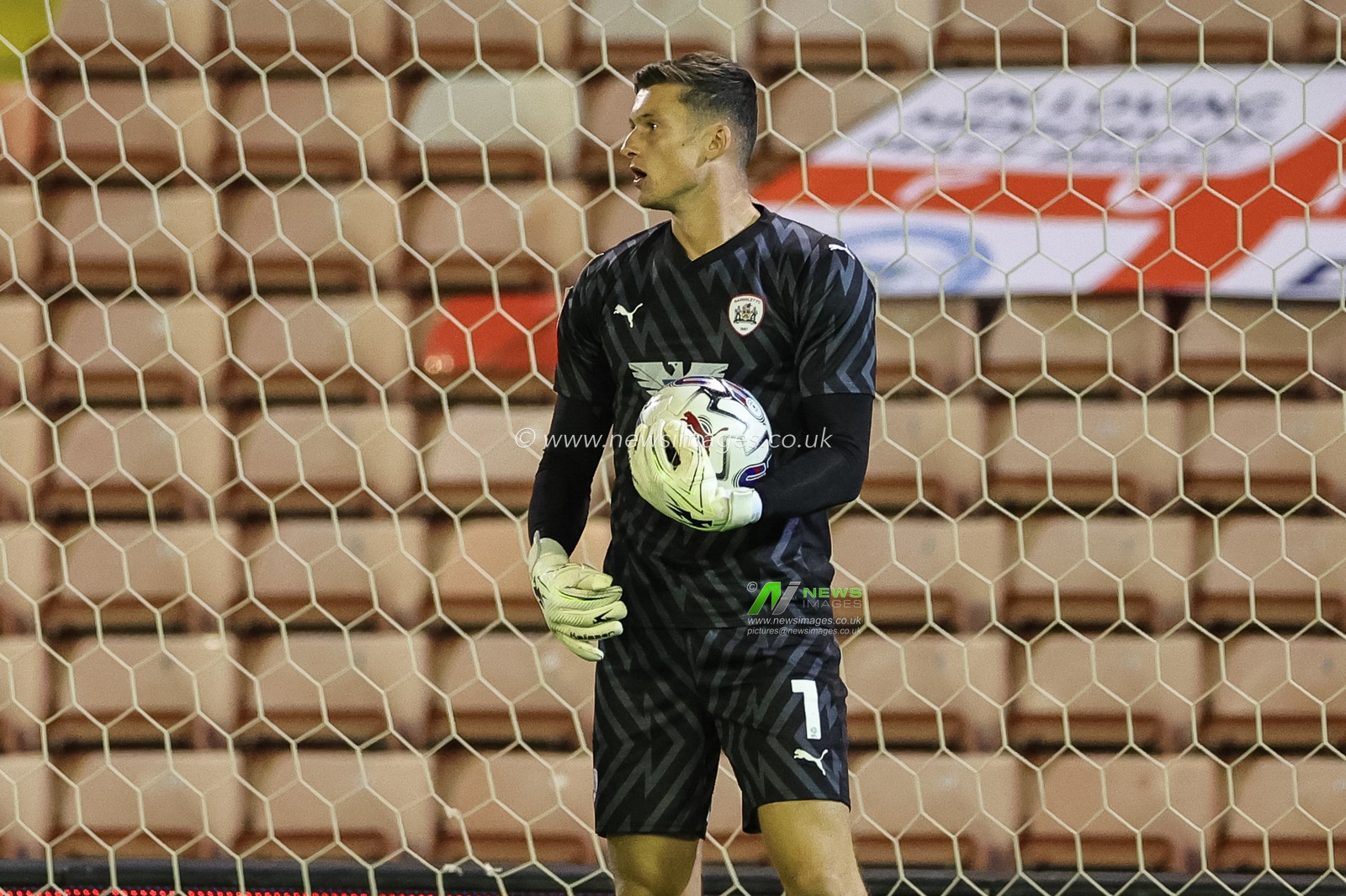 Liam Roberts #1 of Barnsley during the Sky Bet League 1 match Barnsley vs Peterborough at Oakwell, Barnsley, United Kingdom, 15th August 2023

(Photo by Mark Cosgrove/News Images)