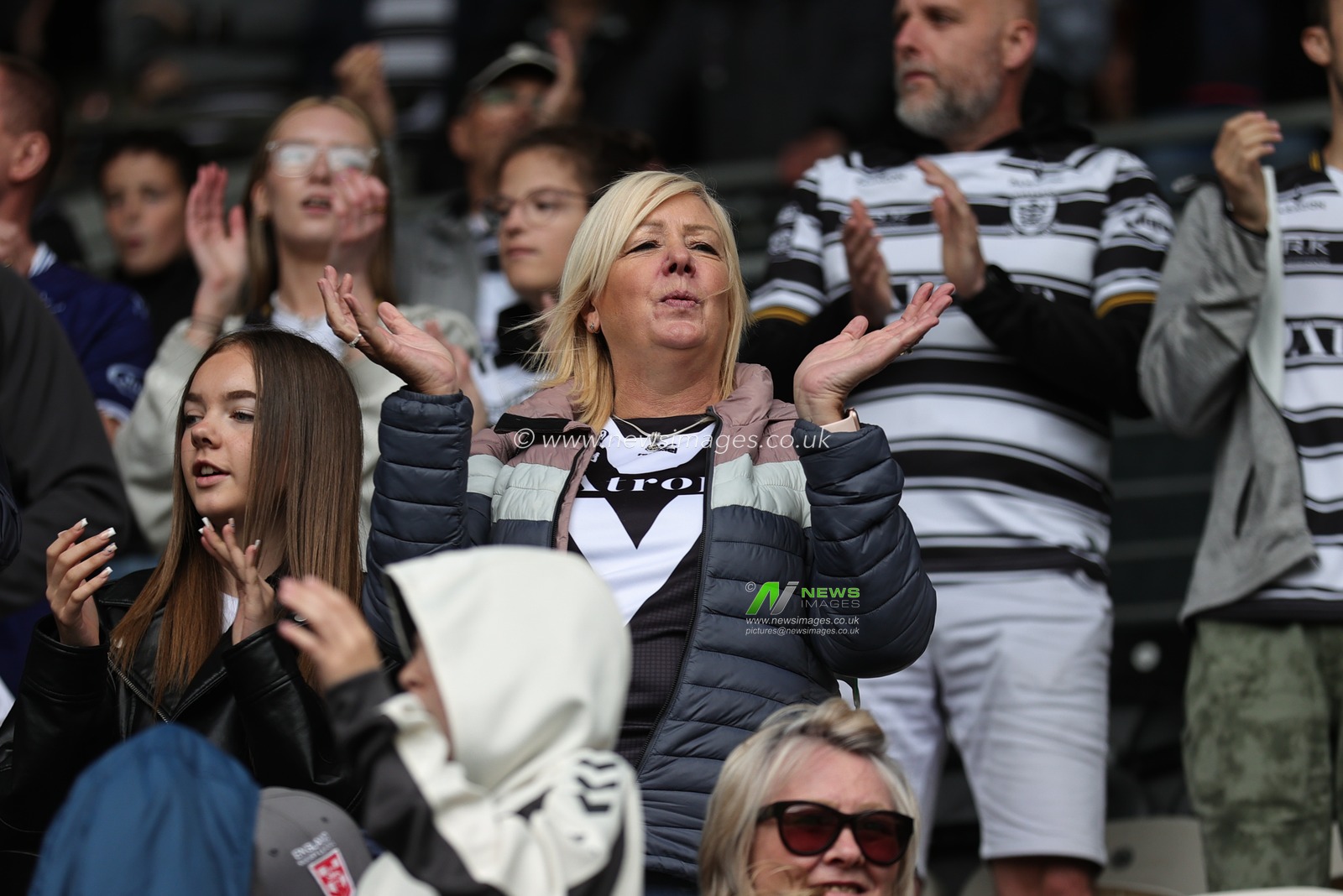 Hull FC fans celebrate the 42-4 win during the Betfred Super League Round 21 match Hull FC vs Wakefield Trinity at MKM Stadium, Hull, United Kingdom, 6th August 2023

(Photo by Mark Cosgrove/News Images)