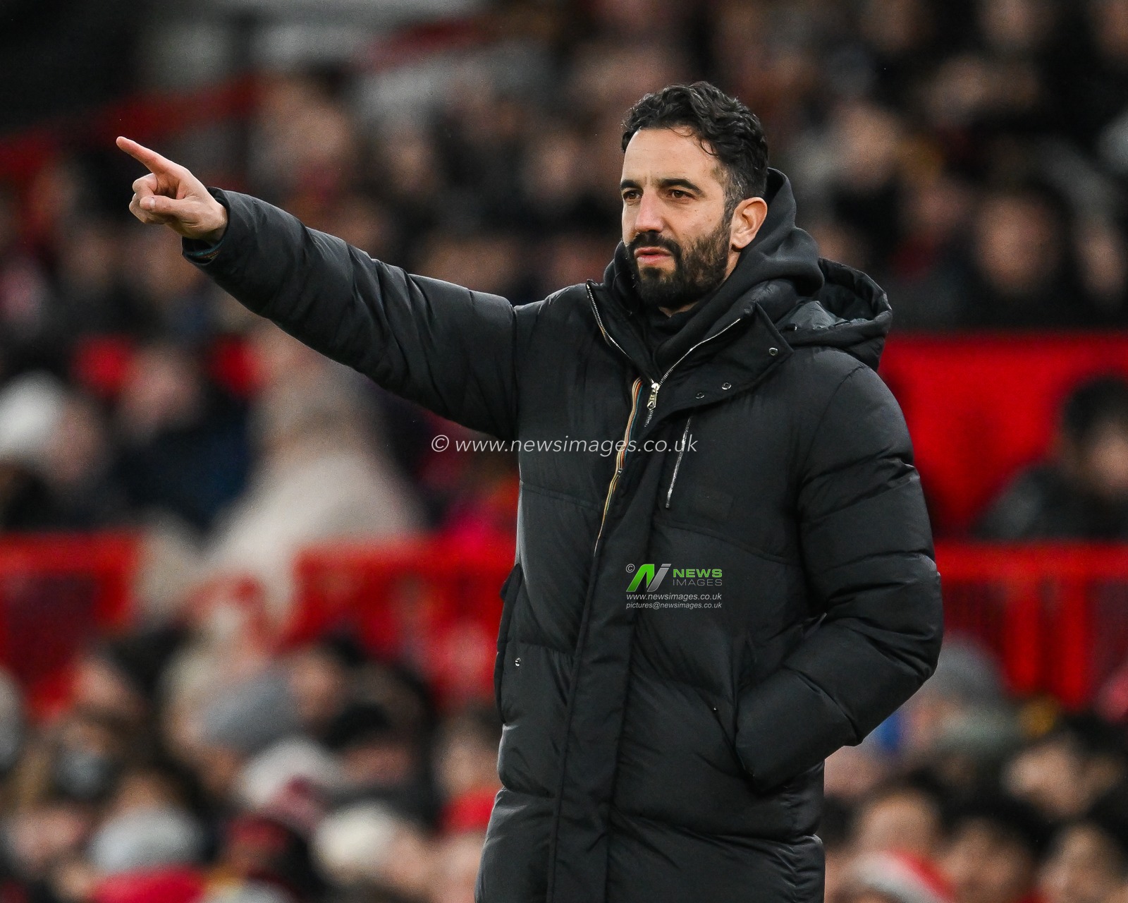 Ruben Amorim Manager of Manchester United gives his team instructions during the Emirates FA Cup Fourth Round match Manchester United vs Leicester City at Old Trafford, Manchester, United Kingdom, 7th February 2025

(Photo by Craig Thomas/News Images)
