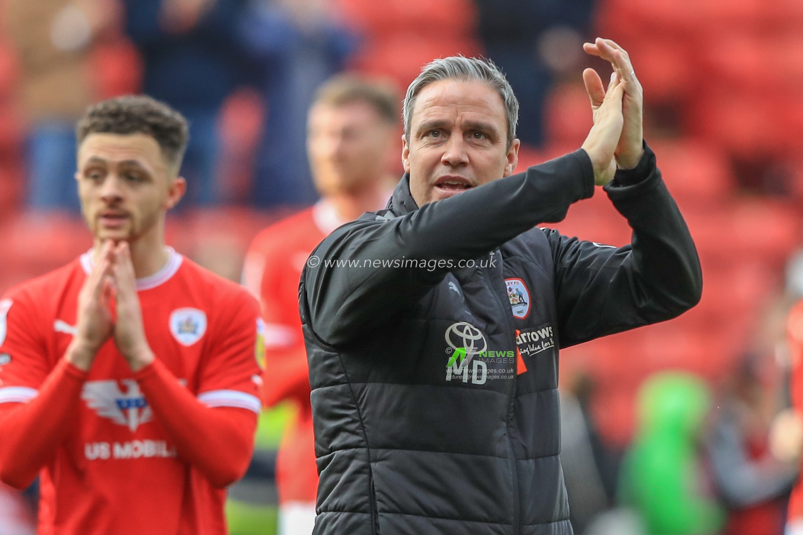 Michael Duff manager of Barnsley applauds the home fans after winning 2-0 during the Sky Bet League 1 match Barnsley vs Oxford United at Oakwell, Barnsley, United Kingdom, 22nd April 2023

(Photo by Alfie Cosgrove/News Images)