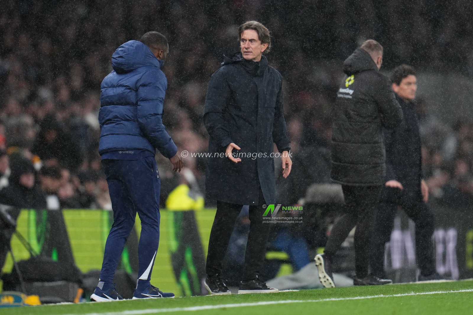 Thomas Frank manager of Tottenham Hotspur during the Premier League match Tottenham Hotspur vs Brentford at Tottenham Hotspur Stadium, London, United Kingdom, 6th December 2025

(Photo by Harvey Murphy/News Images)

*** GER AUT SUI OUT ***