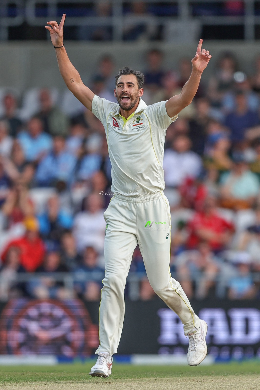 Mitchell Starc of Australia appeals and goes for a review during the LV= Insurance Ashes Third Test Series Day 3 England v Australia at Headingley Stadium, Leeds, United Kingdom, 8th July 2023

(Photo by Mark Cosgrove/News Images)