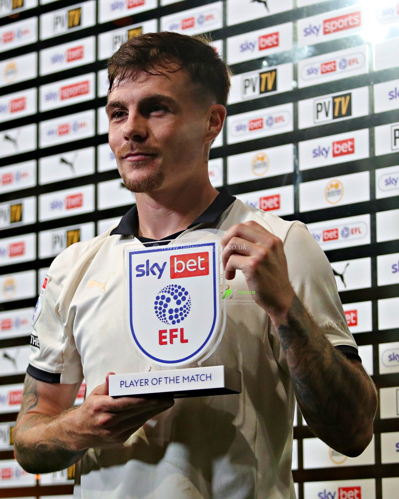Mitch Clark of Port Vale F.C. with the man of the match award after the Sky Bet League 1 match Port Vale vs Cardiff City at Vale Park, Burslem, United Kingdom, 7th August 2025(Photo by Sam Eaden/News Images)