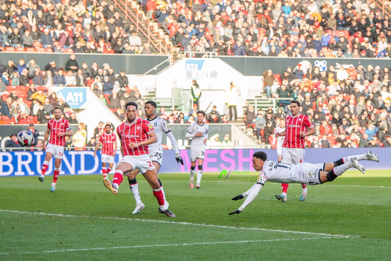 Dael Fry #6 of Middlesbrough scores to make it 2-1 during the Sky Bet Championship match Bristol City vs Middlesbrough at Ashton Gate, Bristol, United Kingdom, 10th April 2023

(Photo by Craig Thomas/News Images)