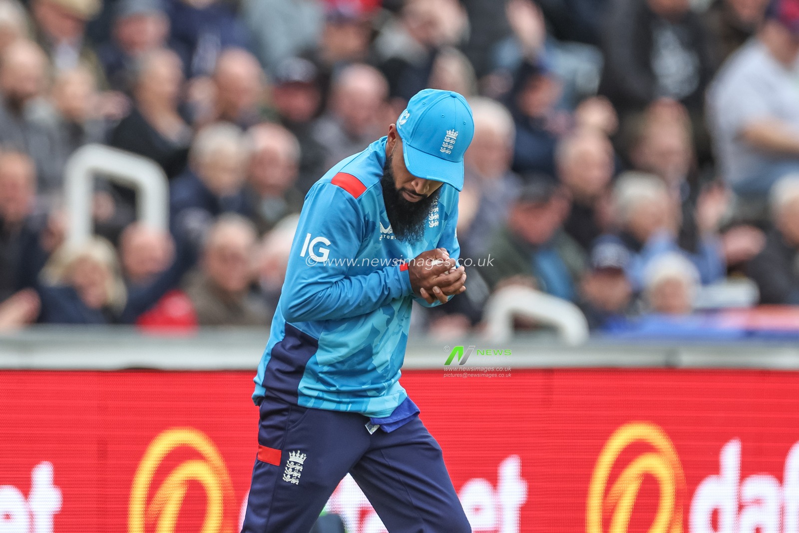 Adil Rashid of England catches out Matthew Short of Australia during the Third Metro Bank One Day International match England vs Australia at The Seat Unique Riverside, Chester-le-street, United Kingdom, 24th September 2024

(Photo by Mark Cosgrove/News Images)