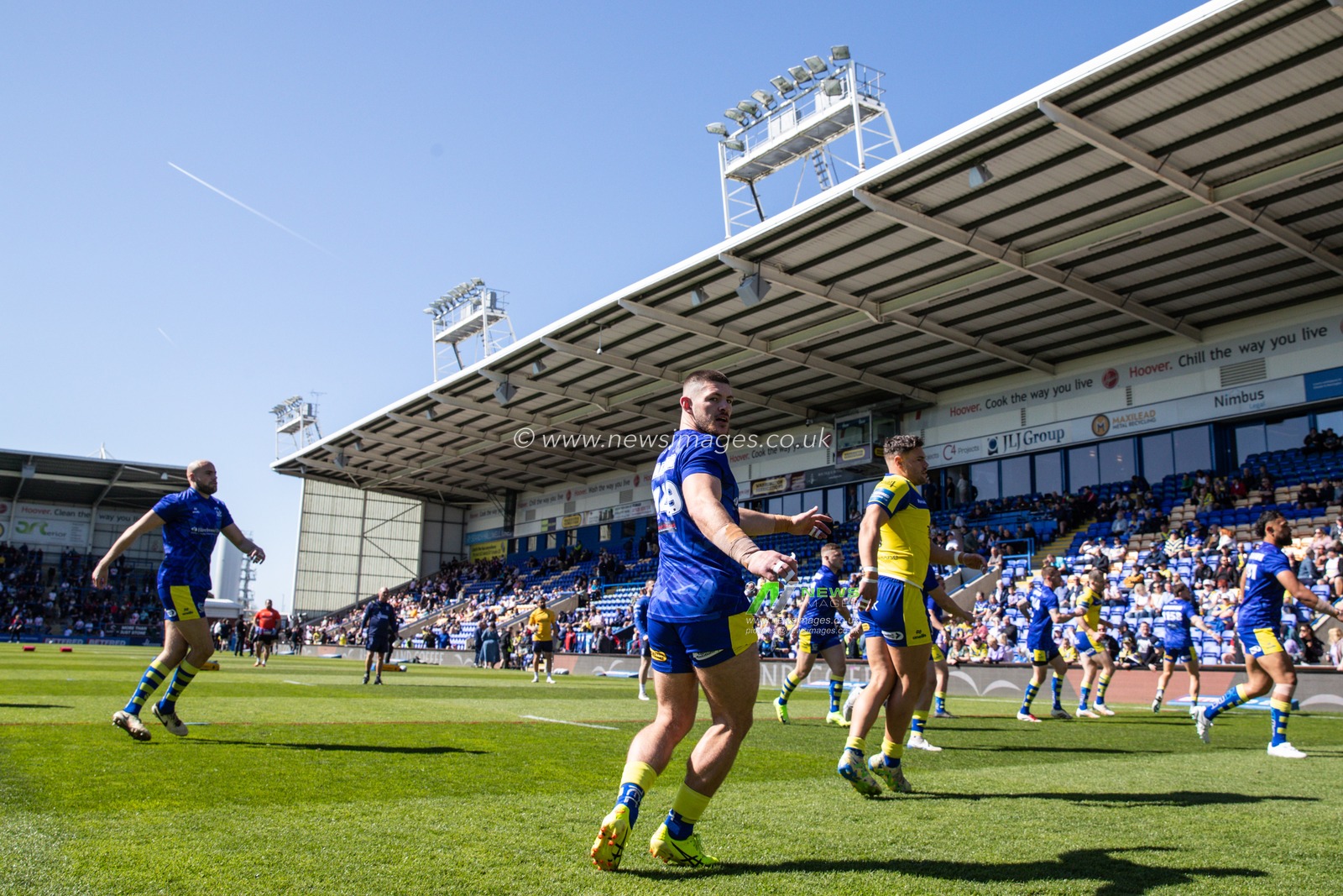 Danny Walker of Warrington Wolves during the pre-game warm up ahead of the Betfred Challenge Cup Quarter Final match Warrington Wolves vs St Helens at Halliwell Jones Stadium, Warrington, United Kingdom, 5th April 2025

(Photo by Gareth Evans/News Images)