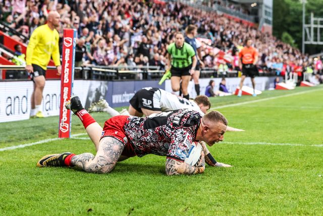 Josh Charnley of Leigh Leopards goes over for a try during the Betfred Super League round 12 match Leigh Leopards vs Hull FC at Leigh Sports Village, Leigh, United Kingdom on 22 May 2026

(Photo by Alfie Cosgrove/News Images)
