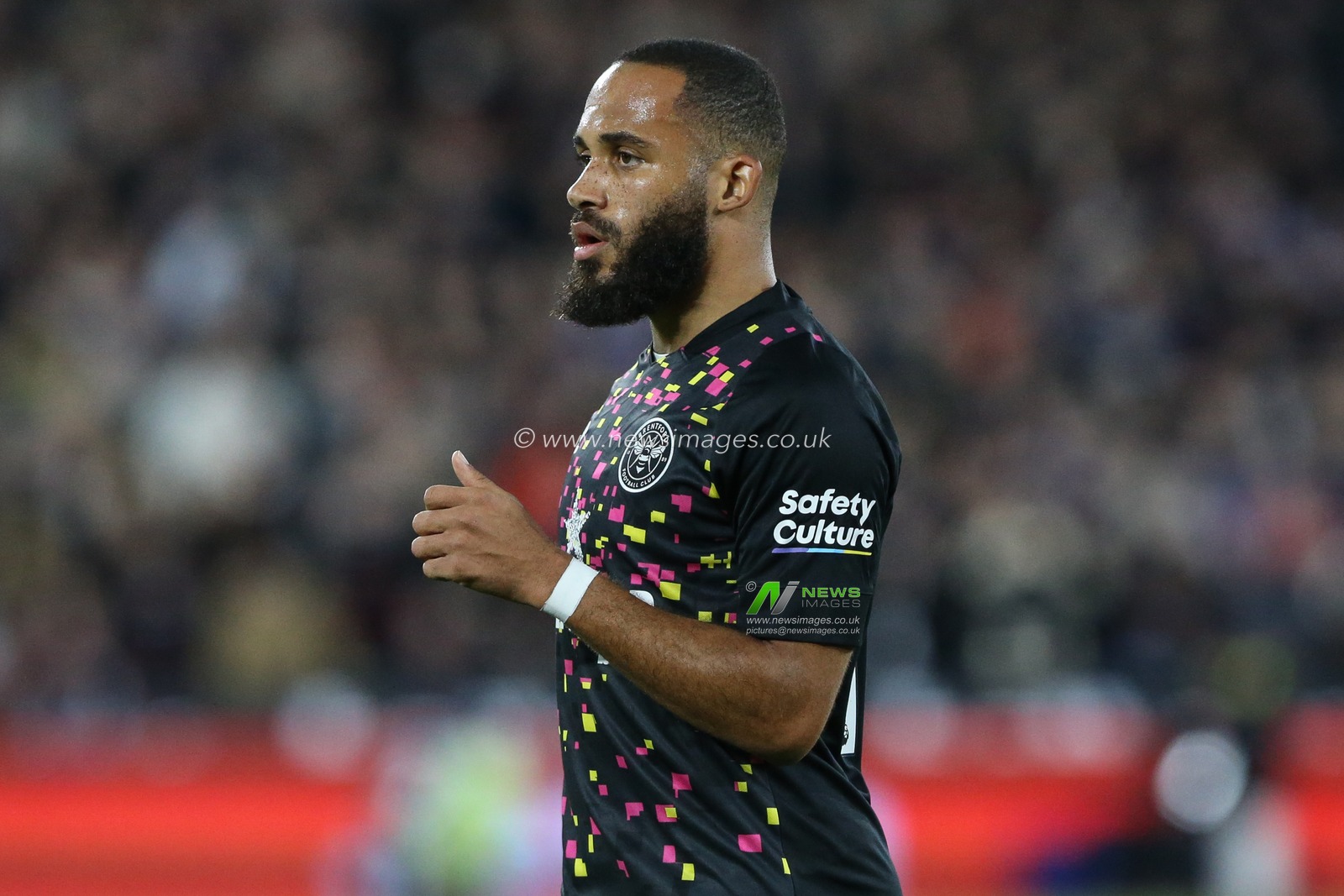 Bryan Mbeumo #19 of Brentford during the Premier League match West Ham United vs Brentford at London Stadium, London, United Kingdom, 30th December 2022

(Photo by Arron Gent/News Images)