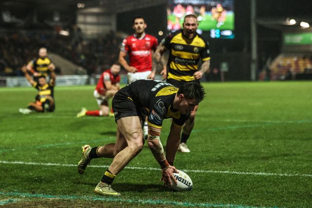Scott Galeano of York Knights goes over for a try during the Betfred Super League Round 1 match York Knights vs Hull KR at LNER Community Stadium, Lincoln, United Kingdom on 12 February 2026

(Photo by Alfie Cosgrove/News Images)